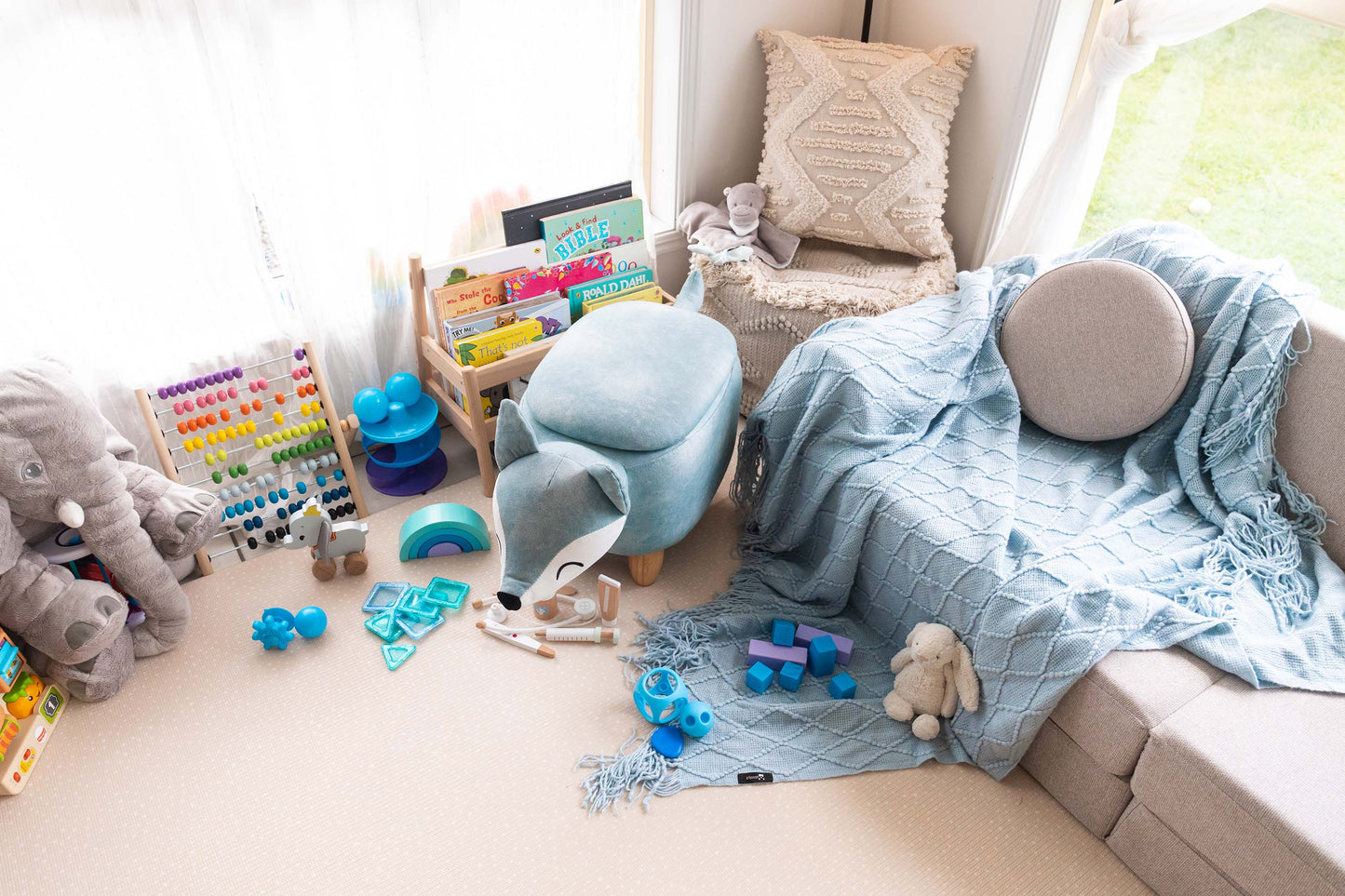 'Stoolyz' Throw Blanket - Blue